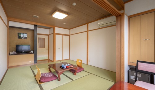 [Non-smoking] Japanese-style room with 8 tatami mats (Toilet/No bathroom)