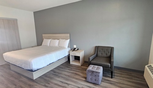 Single Room, 1 King Bed, Non Smoking