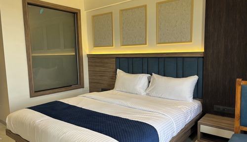 Serene Infinity View Room