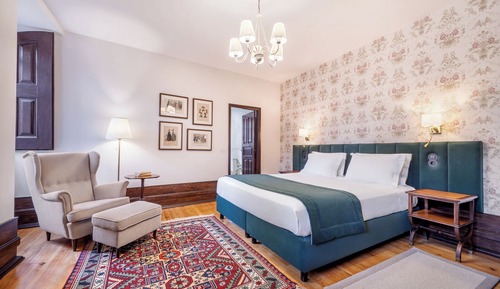 Deluxe Double or Twin Room