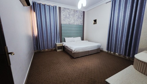 Deluxe Suite