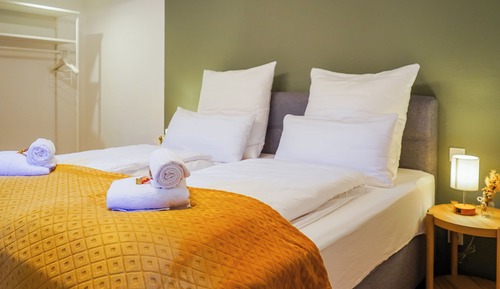 Exclusive Condo, 2 Bedrooms, Sauna