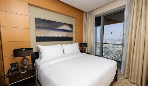 Spacious 1BR Dubai Mall & Metro
