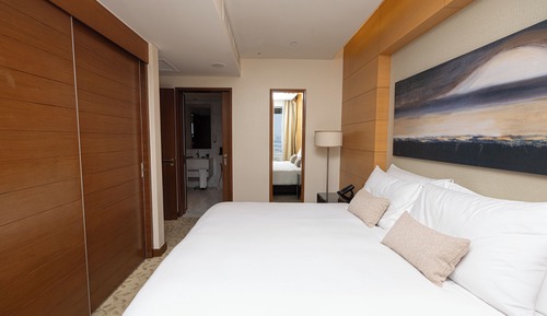 Charming One-Bedroom Apartment (Dubai Mall)