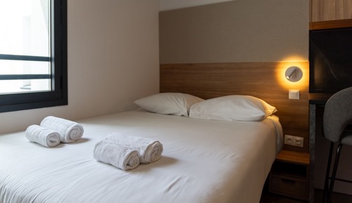Standard Studio, Accessible, Private Bathroom (Accessible)