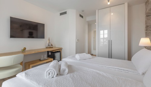 Deluxe Double Room, Garden View