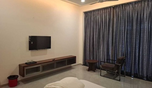 Royal Studio Suite