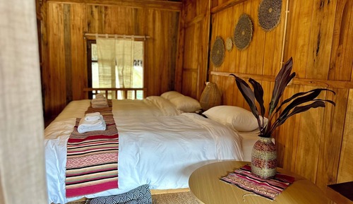 Comfort House, Lake View