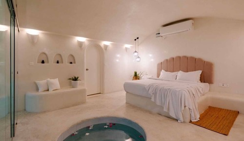 Honeymoon Room, Patio, Garden View