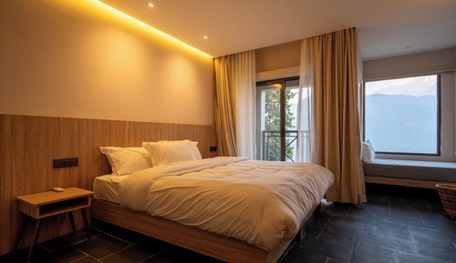 Deluxe Double or Twin Room with Mountain View