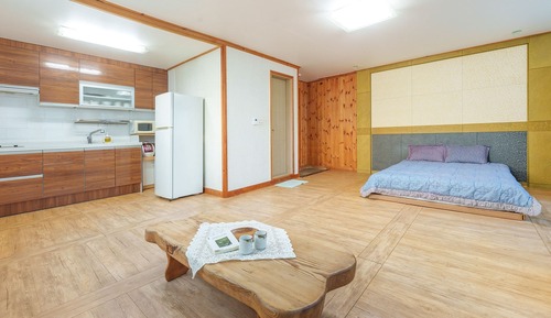 Basic Room, 1 Bedroom (Room 401, Building A)