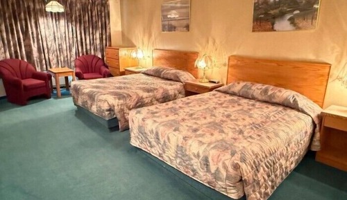 Single Room, 2 Queen Beds, Kitchenette