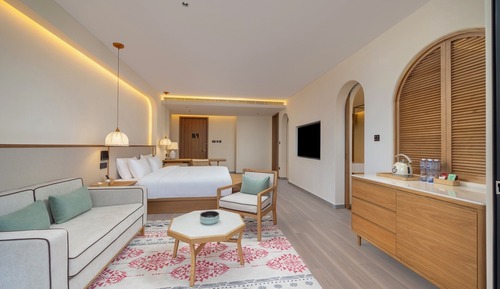 Luxury Single Room, Patio, Hill View