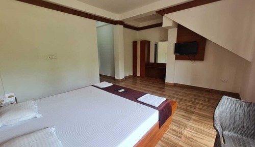 Deluxe Double Room, Garden View