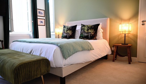 Deluxe Double Room, 1 Queen Bed, Non Smoking, Garden View