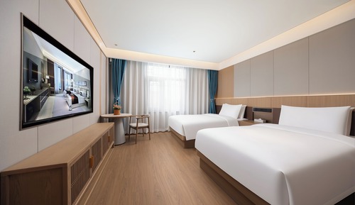 Elite Twin Room, City View