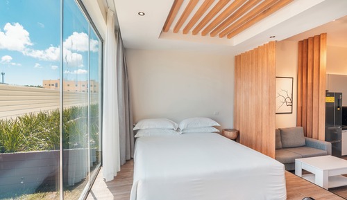 Junior Studio Suite