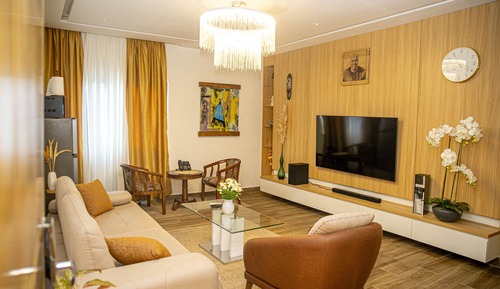 Suite, Ensuite (Espace pour fumer)