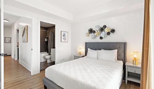 Deluxe Condo, 3 Bedrooms, Balcony, City View