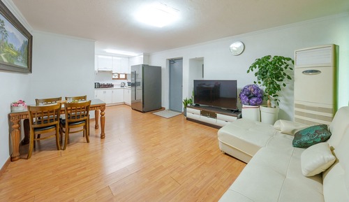 Basic Room, 1 Bedroom (yellow 102)