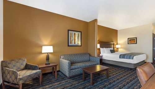Suite, 1 King Bed, Non Smoking, Refrigerator & Microwave