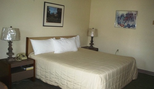 Standard Room, 1 King Bed