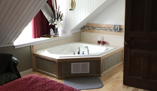 Queen Suite Double with Bathroom