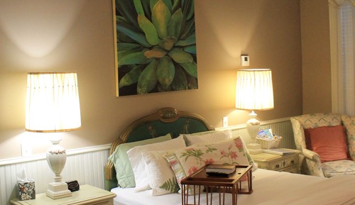 Suite, 1 Queen Bed, Accessible, Private Bathroom, Garden View, Downstairs (Garden Room)