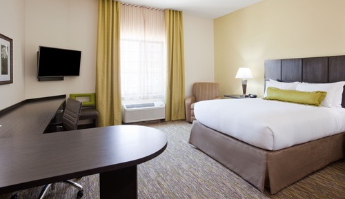 Studio Suite, 1 Queen Bed, Accessible (Roll-In Shower)