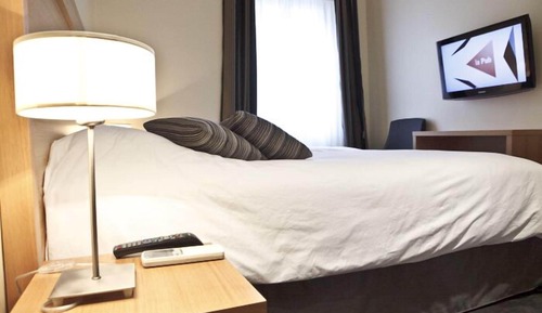 	Superior Room, 2 Twin Beds, Private Entrance