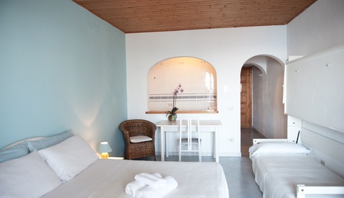 Family Room, Terrace