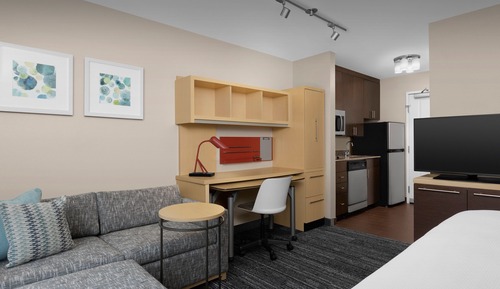 Studio, 1 King Bed with Sofa bed, Non Smoking (Mobility/Hearing Access, Roll-in Shwr)