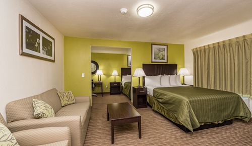 Deluxe Room, 2 Queen Beds, Kitchen
