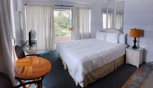 Studio, 1 King Bed, Bay View