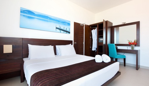 Luxury Apartment, 2 Bedrooms, Connecting Rooms, Beachfront