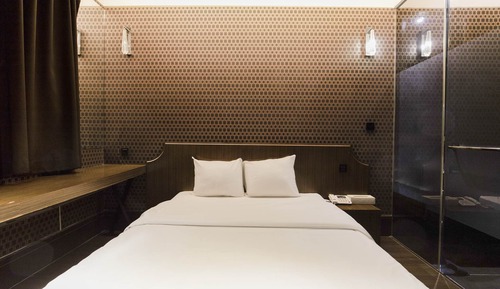 Deluxe Room (Random Bed Type)