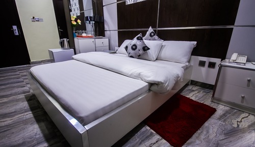 Suite, 1 King Bed