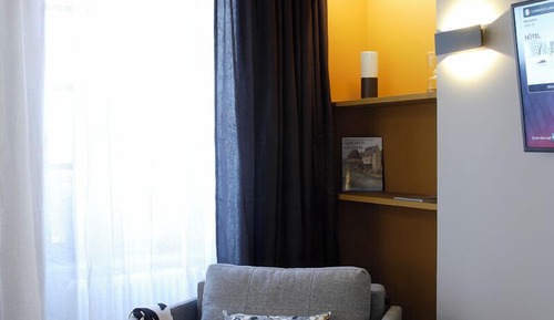 Studio, City View