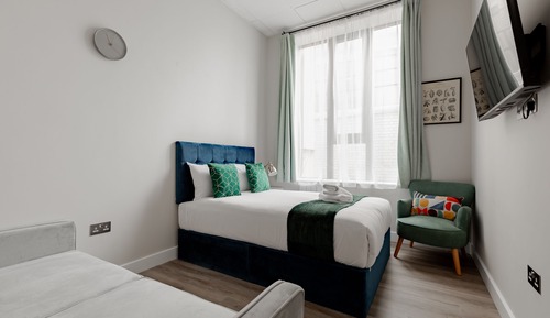 Elite Triple Room, Ensuite, City View