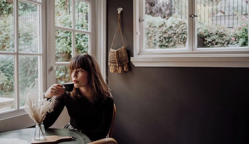 Deluxe Double Room, 1 Queen Bed, Mountain View, Courtyard Area