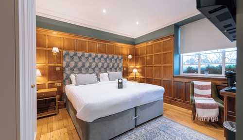 Deluxe Double or Twin Room