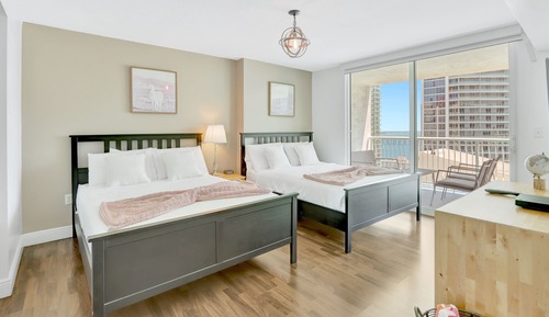Luxury Condo, Bay View