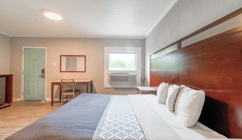 Room, 1 King Bed, Non Smoking