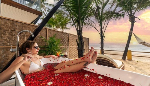 Premium Seafront With Bathtub