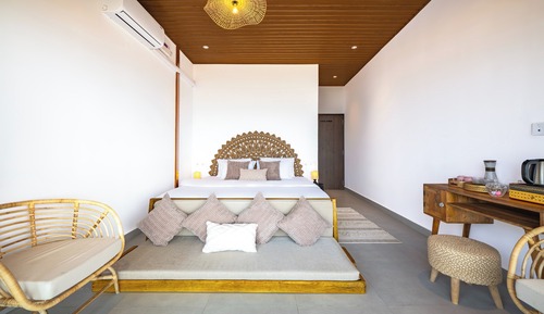 Deluxe Rooftop Seafront with Bathtub