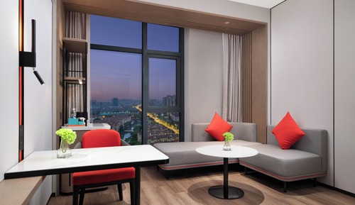Standard Room, 1 King Bed