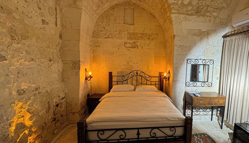 Deluxe Double Room, 1 Queen Bed, Non Smoking, Courtyard View