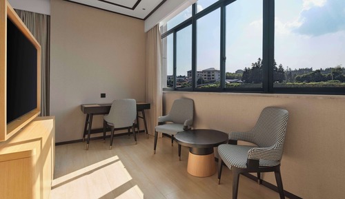 Deluxe Room, 1 King Bed
