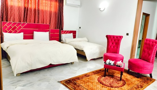 Deluxe Triple Room, City View