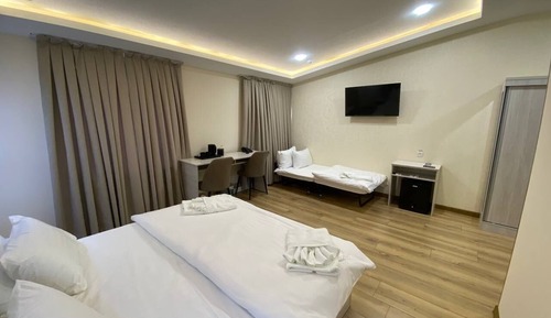 Family Triple Room, City View